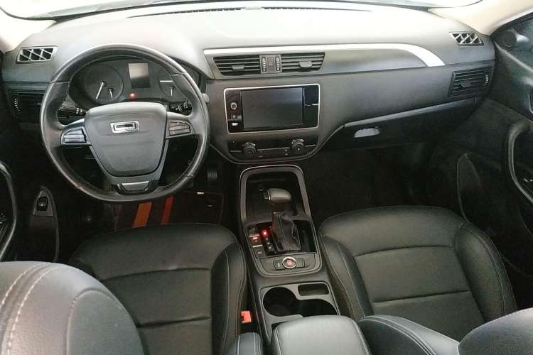 Used Qoros 5 2018 Revised Version 1.6T Automatic Leading Edition
