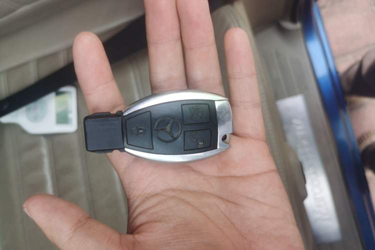 Used Mercedes-Benz Viano 2010 2.5L Prestige Edition Vehicle Key