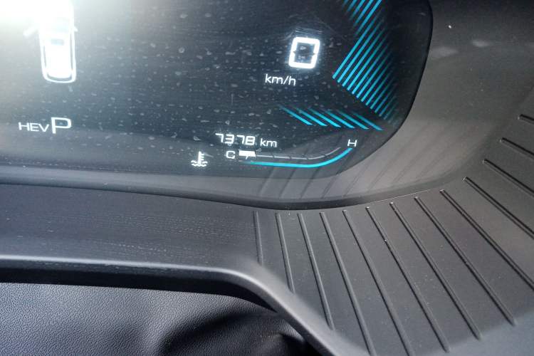 Used Wuling Asta 2022 2.0L DHT Electric-Speed Version
