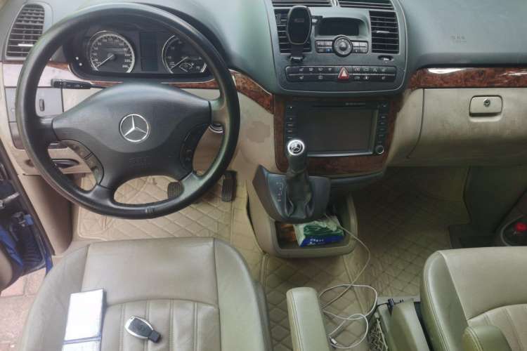 Used Mercedes-Benz Viano 2010 2.5L Prestige Edition Center Console