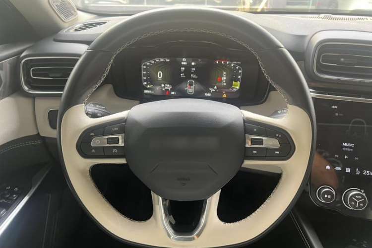 Used Lynk & Co 02 2022 1.5T DCT Shine Pro