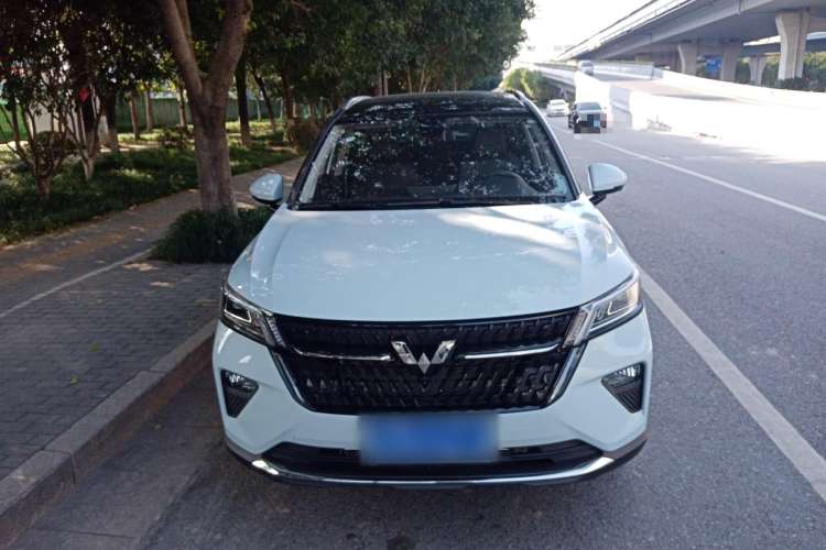 Used Wuling Asta 2022 2.0L DHT Electric-Speed Version
