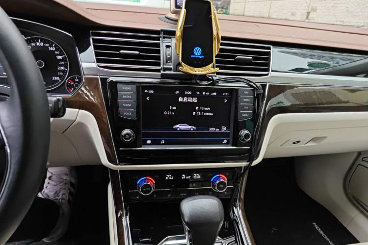 Used Volkswagen Phideon 2016 380TSI Two-Wheel-Drive Executive Version
