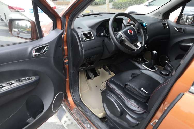 Used FORTHING Joyear X5 2013 1.6L Manual Luxury Model China IV Standard
