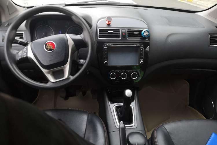 Used FORTHING Joyear X5 2013 1.6L Manual Luxury Model China IV Standard
