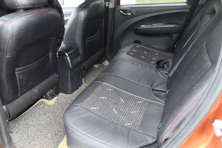 Used FORTHING Joyear X5 2013 1.6L Manual Luxury Model China IV Standard
