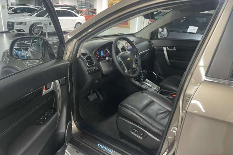 Used Chevrolet Captiva 2017 2.4L 4x4 Flagship Edition 7-Seater