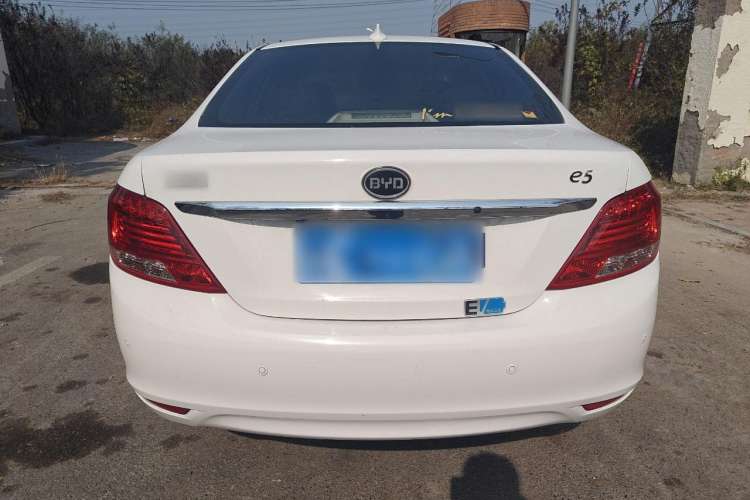 Used BYD e5 2017 300 Prestige Edition