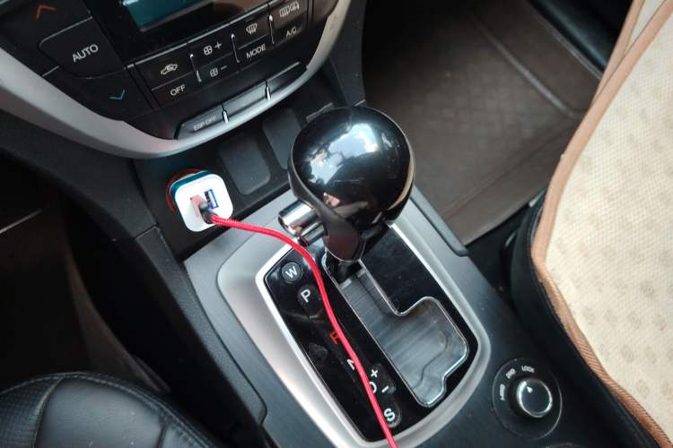 Used GAC Trumpchi GS5 2013 1.8T Automatic All-Wheel-Drive Luxury Edition Gear Lever