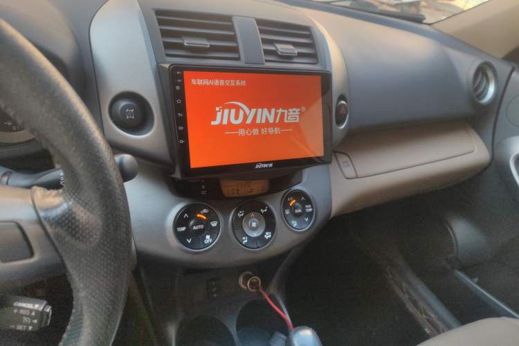 Used Toyota RAV4 2012 Luxurious 2.4L Automatic 4x4 with Stylish Features
