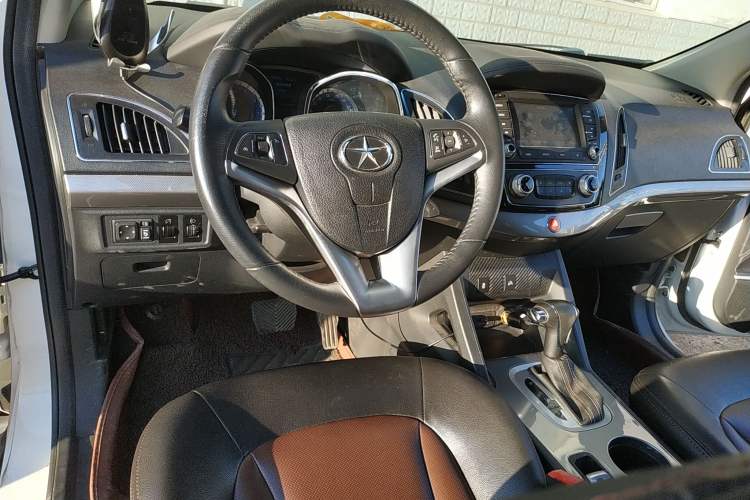 Used JAC Refine S5 2015 1.5T Automatic Elite Model