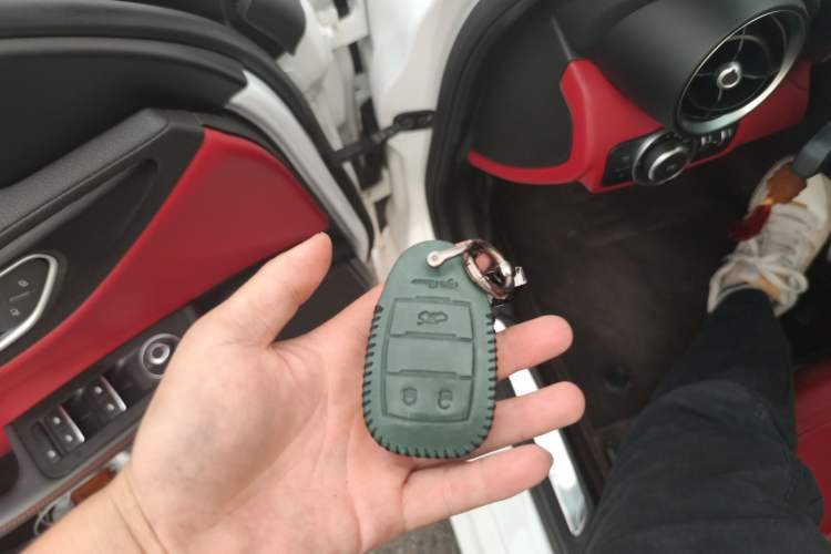 Used Alfa Romeo Giulia 2017 2.0T 280HP Luxury Edition Vehicle Key