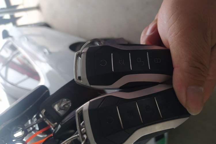 Used BYD Song MAX 2021 Upgraded Model 1.5T Automatic Luxury 7-Seater Vehicle Key