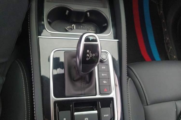 Used BYD Song MAX 2021 Upgraded Model 1.5T Automatic Luxury 7-Seater Gear Lever