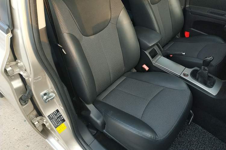 Used Roewe 350 2013 350C 1.5L Manual Swift Edition
