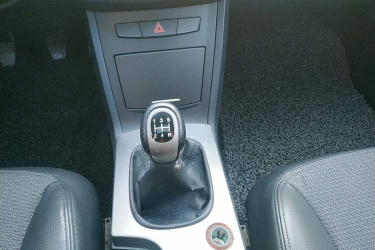 Used Roewe 350 2013 350C 1.5L Manual Swift Edition
