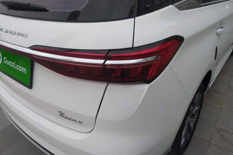 Used BYD Song MAX 2021 Upgraded Model 1.5T Automatic Luxury 7-Seater Right Rear Taillight