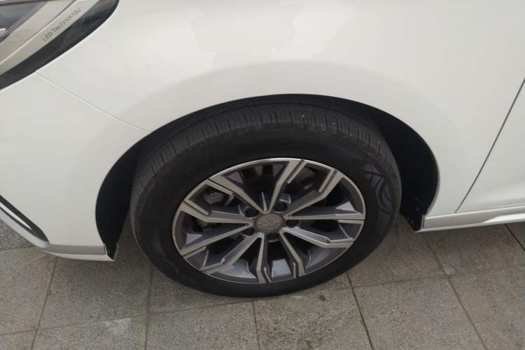 Used BYD Song MAX 2021 Upgraded Model 1.5T Automatic Luxury 7-Seater Left Front Wheel Hub