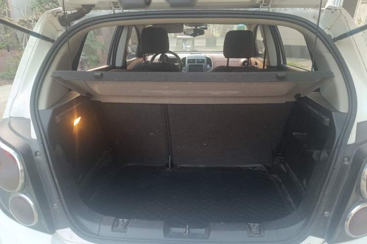 Used Chevrolet Aveo Sonic 2013 Hatchback 1.6L MT SX Stylish Audio-Visual Edition