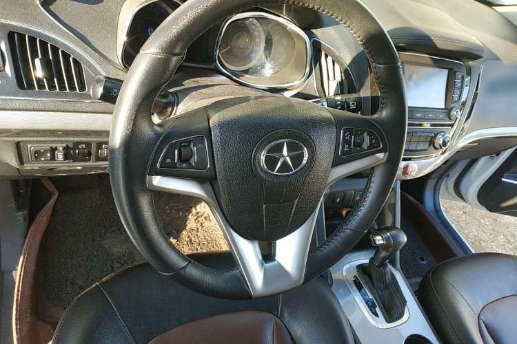 Used JAC Refine S5 2015 1.5T Automatic Elite Model