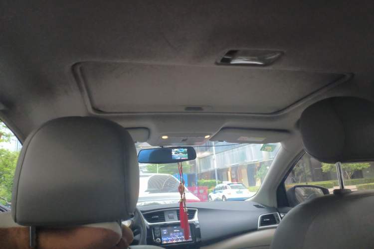 Used Nissan Sylphy 2018 1.6XV CVT Deluxe Edition Headliner