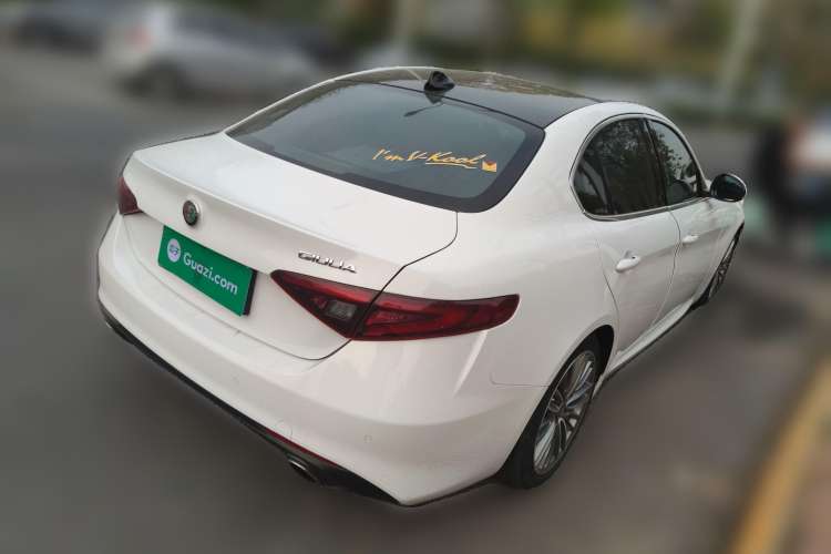 Used Alfa Romeo Giulia 2017 2.0T 280HP Luxury Edition Rear Right 45 Deg