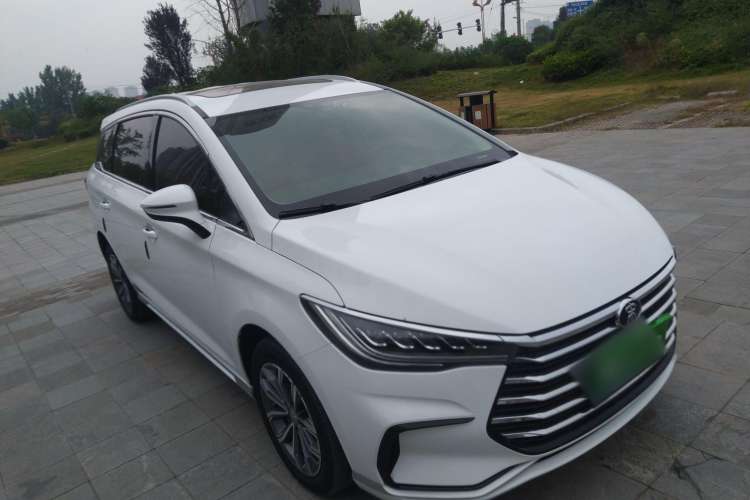 Used BYD Song MAX 2021 Upgraded Model 1.5T Automatic Luxury 7-Seater Front Right 45 Deg