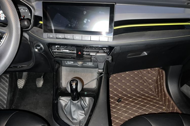 Used Roewe i5 2021 1.5L Manual Platinum Edition
