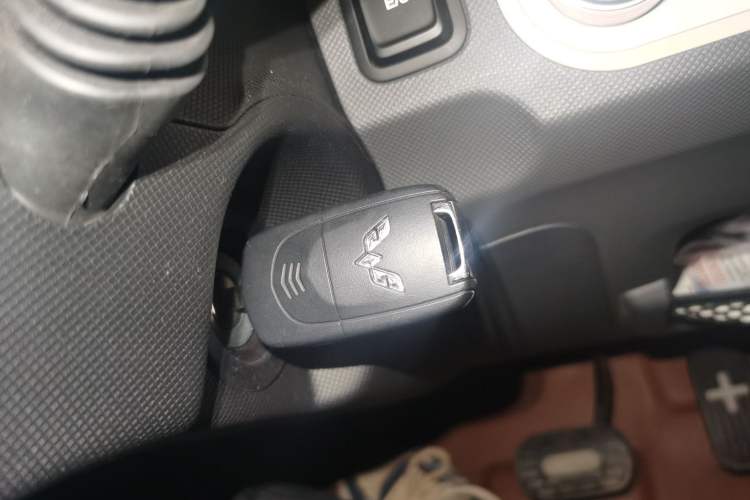 Used Wuling Hongguang MINIEV 2021 Macaron Fashion Model Lithium Iron Phosphate