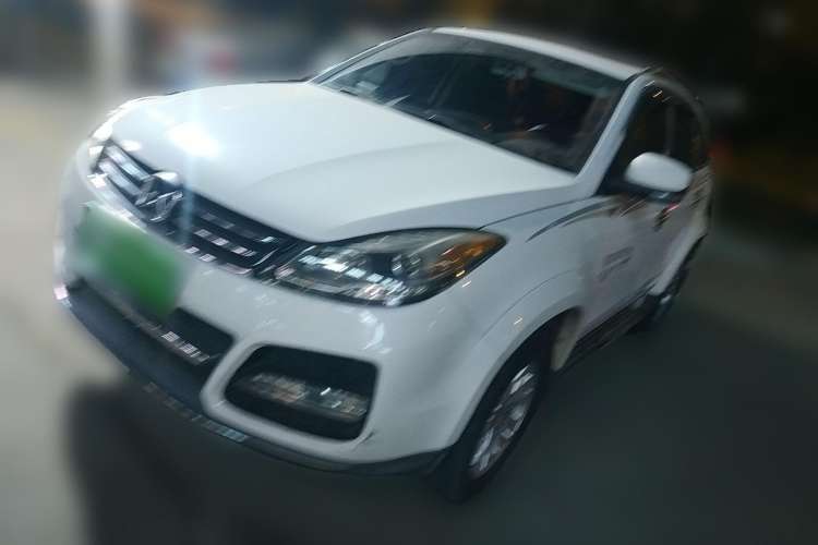 Used JMC Yusheng S350 2014 2.4T Automatic 2WD Diesel Luxury Version with Sunroof 5 Seats