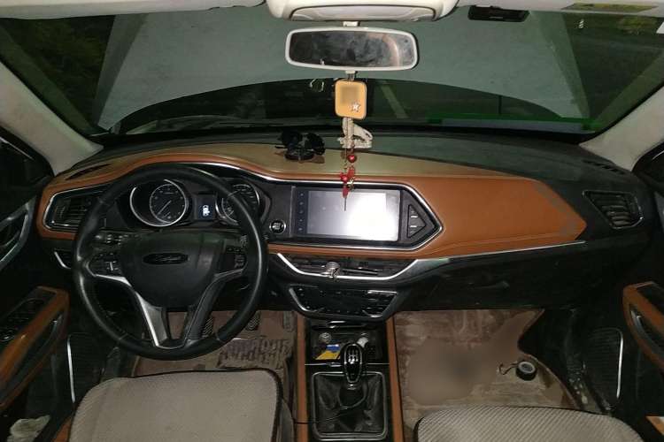 Used Zotye T300 2017 1.5L Manual Luxury Model
