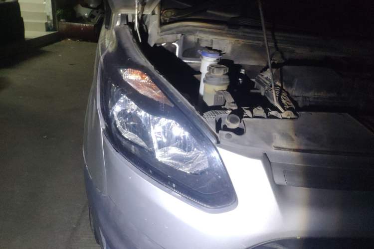 Used Ford Transit 2017 2.0T Diesel Multi-Function Commercial Vehicle Mid-Drive Mid-Roof China V Standard
