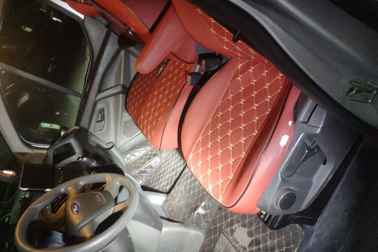 Used Ford Transit 2017 2.0T Diesel Multi-Function Commercial Vehicle Mid-Drive Mid-Roof China V Standard
