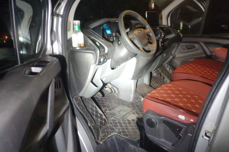 Used Ford Transit 2017 2.0T Diesel Multi-Function Commercial Vehicle Mid-Drive Mid-Roof China V Standard
