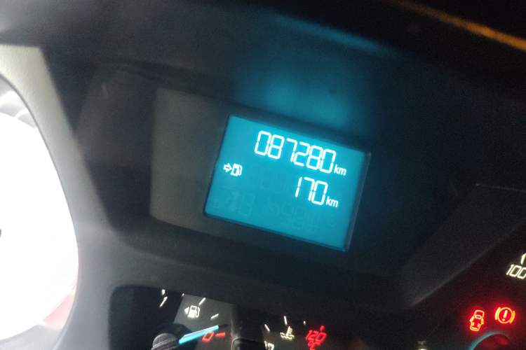 Used Ford Transit 2017 2.0T Diesel Multi-Function Commercial Vehicle Mid-Drive Mid-Roof China V Standard
