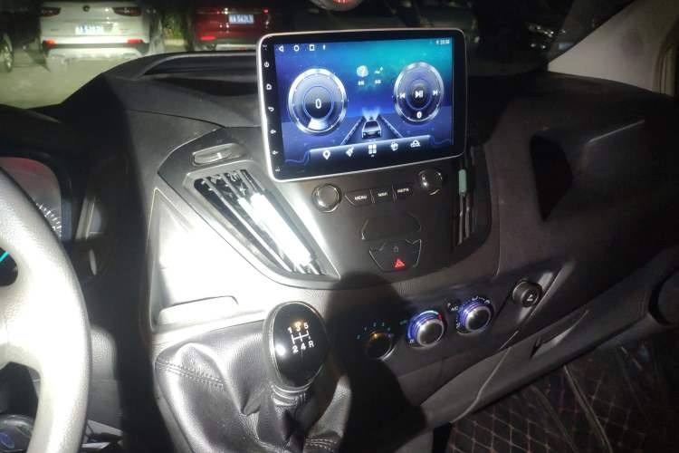 Used Ford Transit 2017 2.0T Diesel Multi-Function Commercial Vehicle Mid-Drive Mid-Roof China V Standard
