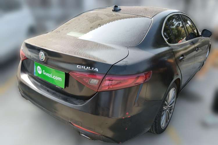 Used Alfa Romeo Giulia 2017 2.0T 280HP Luxury Edition
