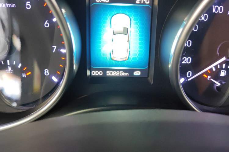 Used Haval H8 2015 2.0T Four-Wheel Drive Luxury Model