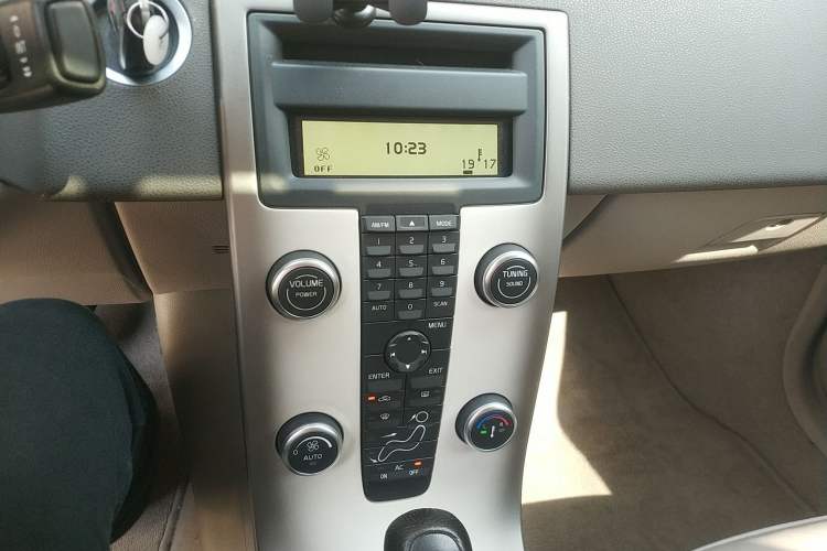 Used Volvo S40 2011 2.0L Automatic ZhiShang Edition