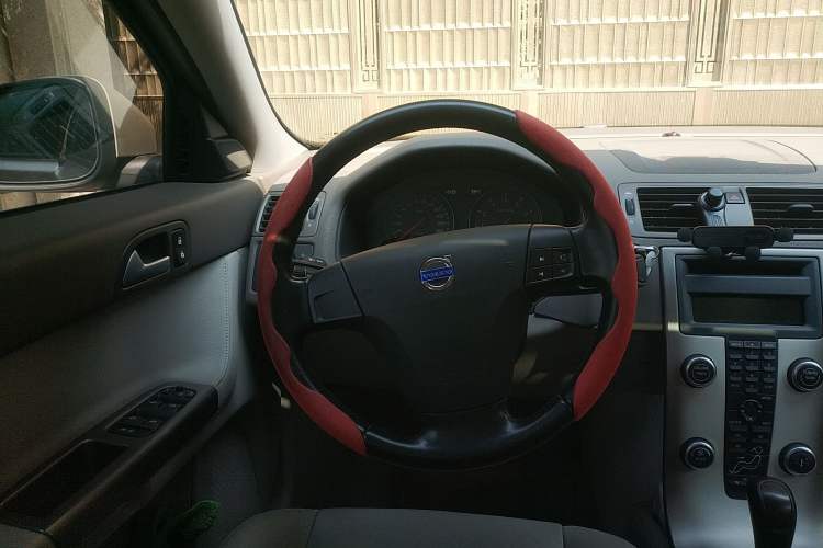 Used Volvo S40 2011 2.0L Automatic ZhiShang Edition