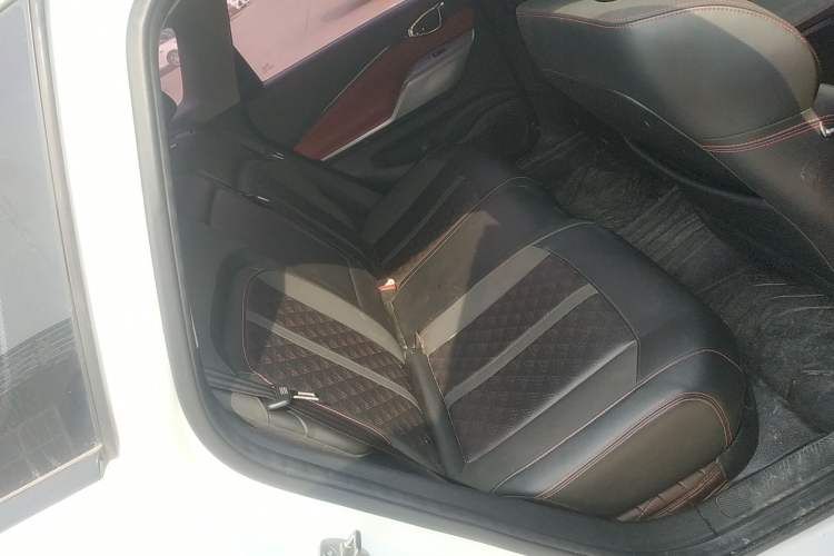 Used Baojun RC-5 2020 RC-5W 1.5T CVT Smart Shine Prestige Model