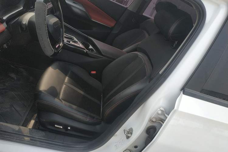 Used Baojun RC-5 2020 RC-5W 1.5T CVT Smart Shine Prestige Model