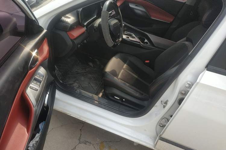 Used Baojun RC-5 2020 RC-5W 1.5T CVT Smart Shine Prestige Model