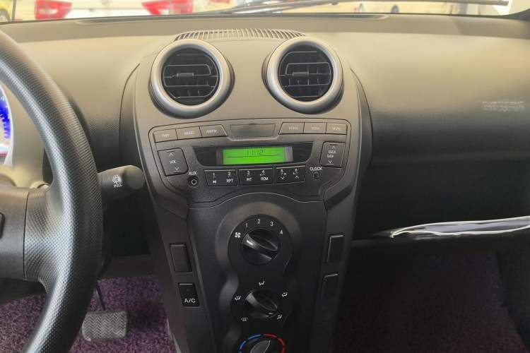Used BYD F0 2015 1.0L AMT XuanKu Model Audio And AC Panel