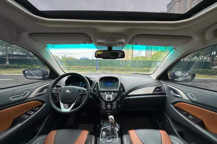 Used BYD Qin New Energy 2015 1.5T Dual-Crown Flagship Plus Edition
