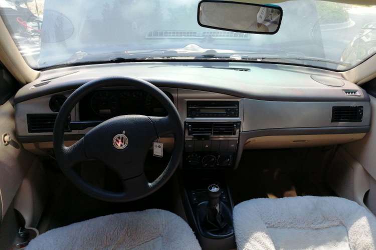 Used Volkswagen Santana Vista 2008 1.8L Manual Sishang Model Center Console