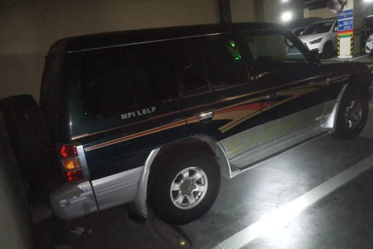 Used Leopaard Heijingang 2009 2.4L Manual 4x4
