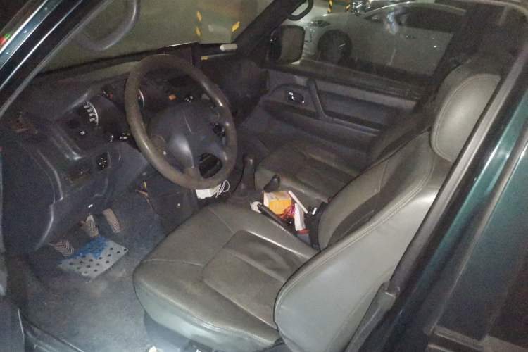 Used Leopaard Heijingang 2009 2.4L Manual 4x4
