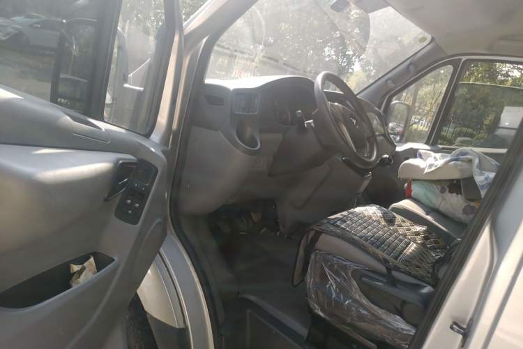 Used Foton Toano 2020 2.5T Manual Tongtu Short Wheelbase Mid-Roof 5/6-Seater 4J25TC3
