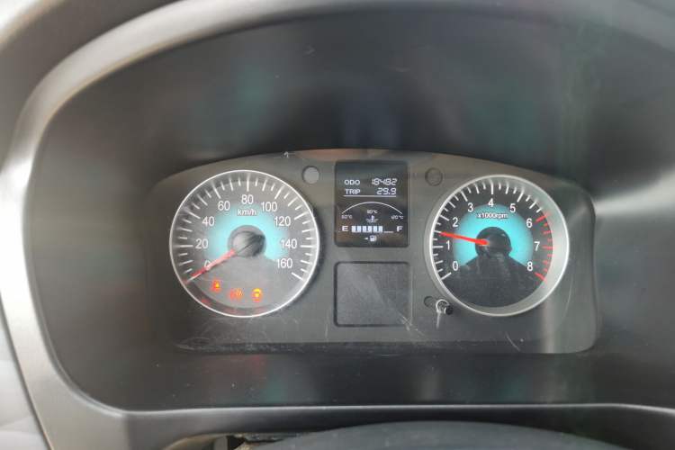 Used Jinbei Gold Hiace 2021 1.5L Passenger Van Travel Lion 6-Seater